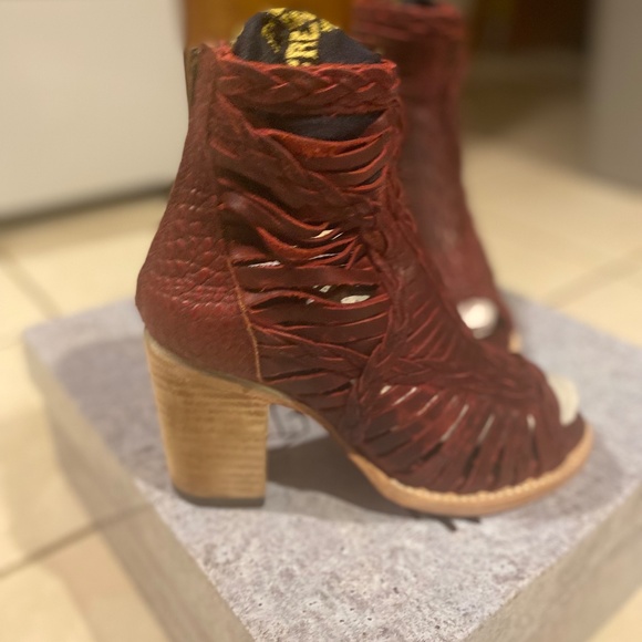 Freebird by Steven - Picture 3 of 4